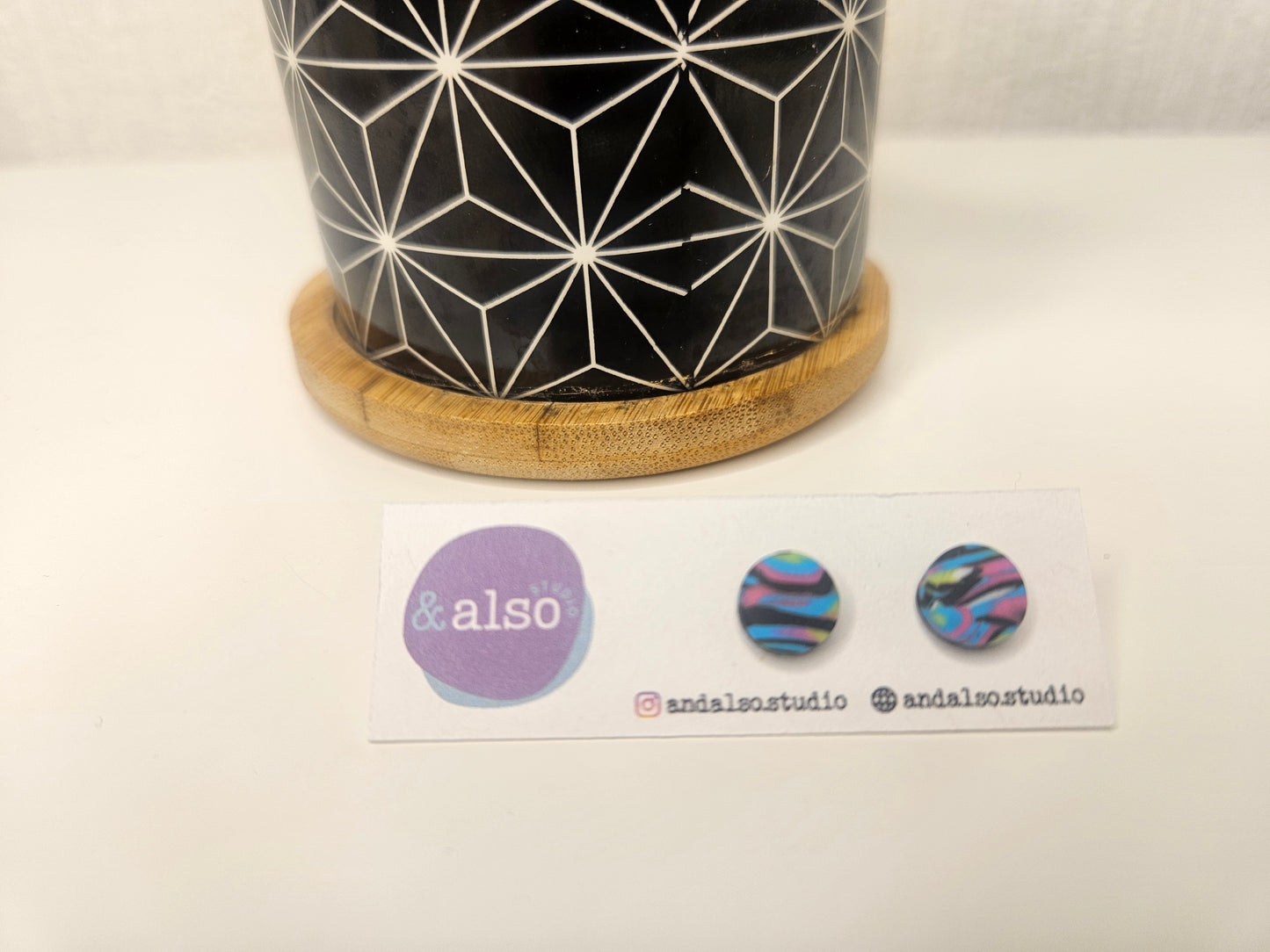 Neon Streaks Micro Swirl Studs Small (6mm)