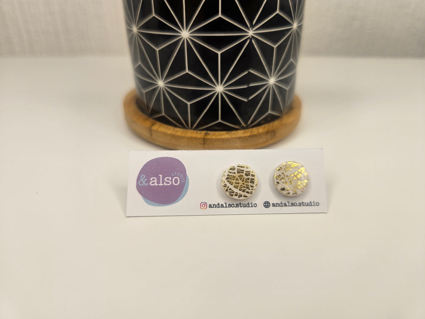 White Noise Gold Scatter Studs Large (10mm)